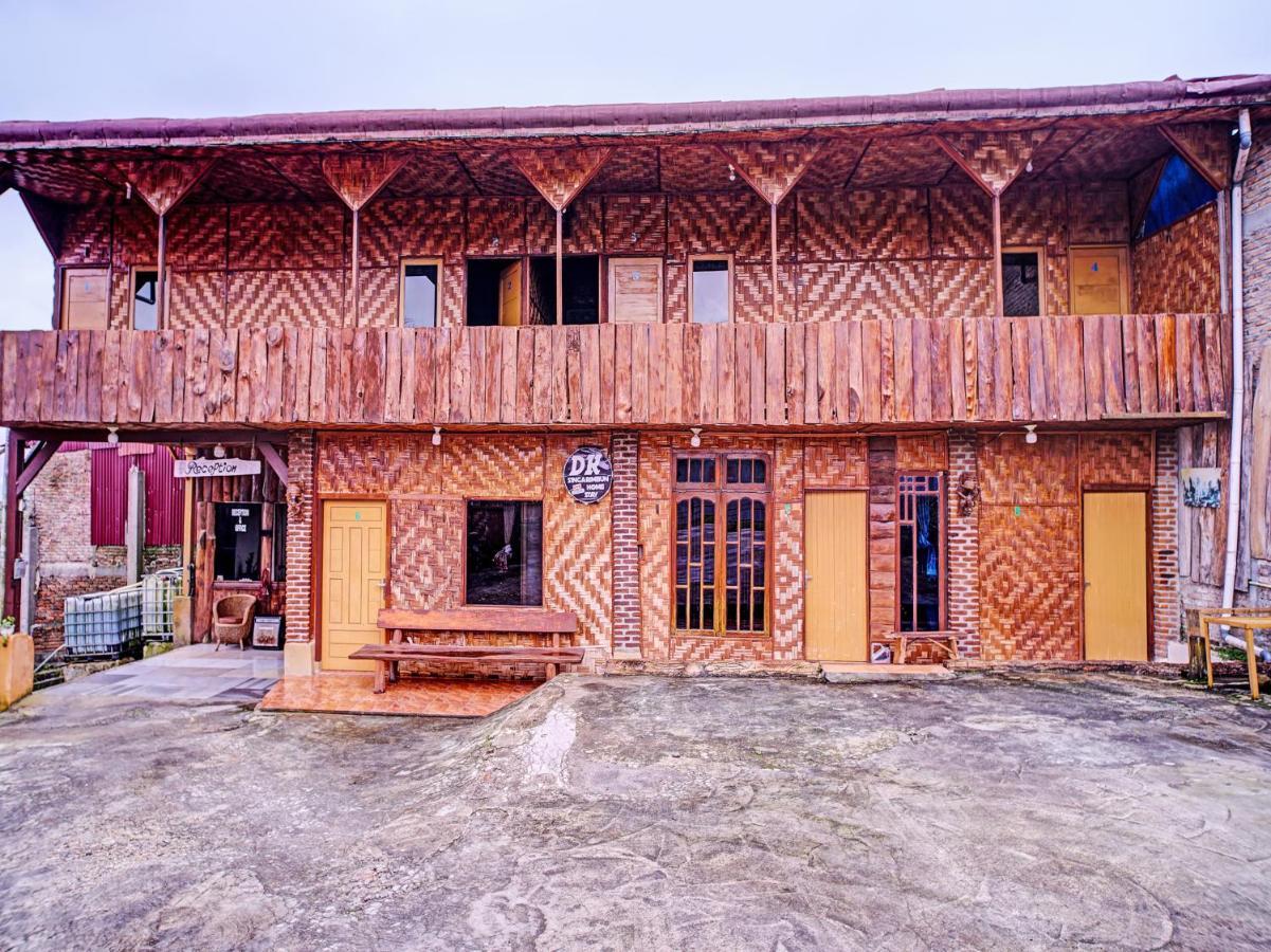 Oyo 90209 Dk Singarimbun Berastagi Homestay Екстериор снимка