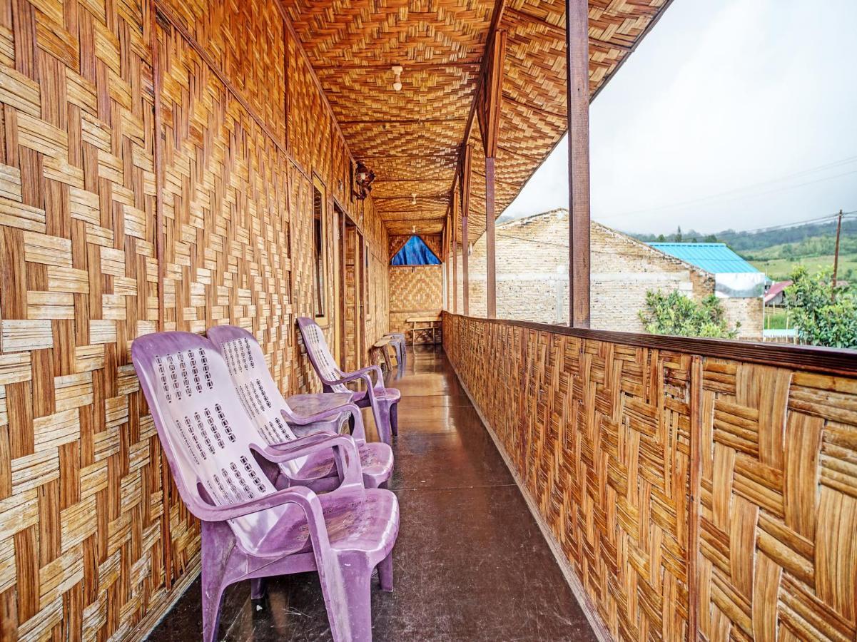 Oyo 90209 Dk Singarimbun Berastagi Homestay Екстериор снимка