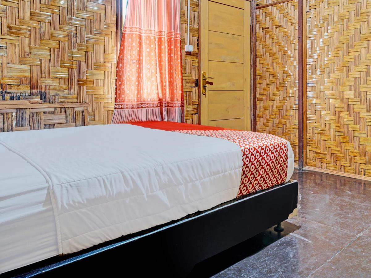Oyo 90209 Dk Singarimbun Berastagi Homestay Екстериор снимка