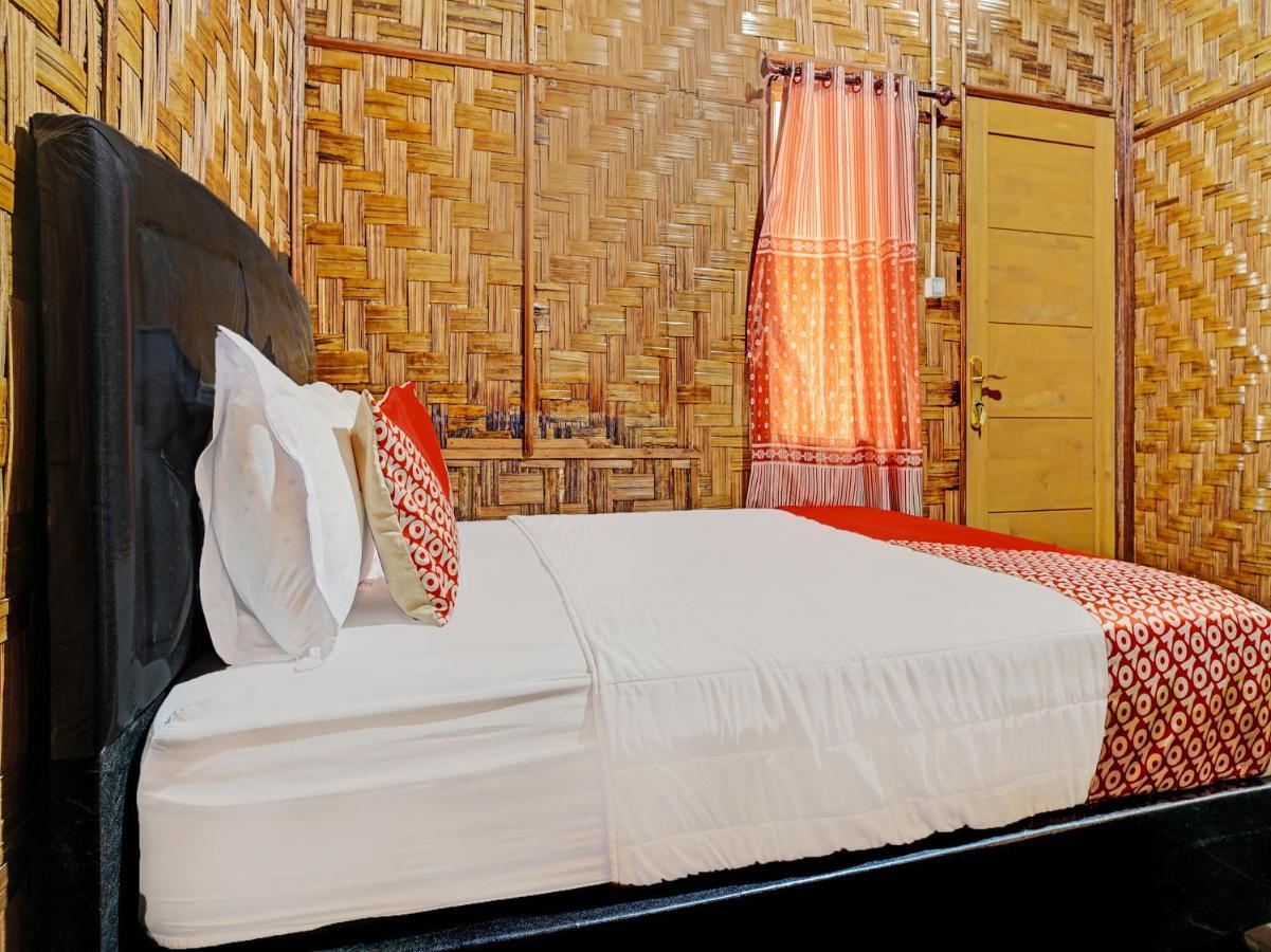 Oyo 90209 Dk Singarimbun Berastagi Homestay Екстериор снимка