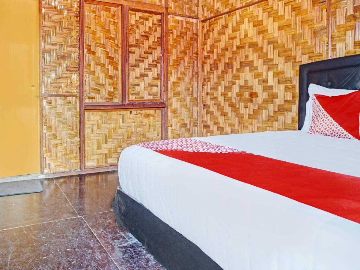 Oyo 90209 Dk Singarimbun Berastagi Homestay Екстериор снимка