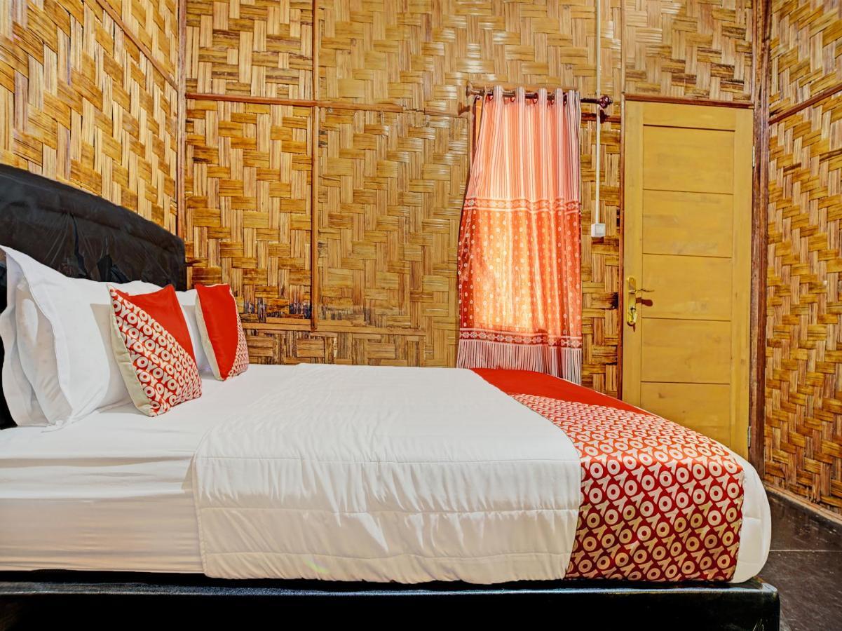 Oyo 90209 Dk Singarimbun Berastagi Homestay Екстериор снимка